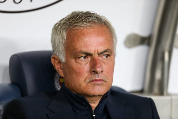 Man Utd vigila al chico de oro que juega como el mediocampista José Mourinho por el que quería un contrato de £ 75 millones en 2018
