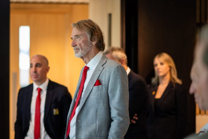 Sir Jim Ratcliffe ha reducido sus demandas de adquisición en Niza después de fijar un precio de £ 173 millones