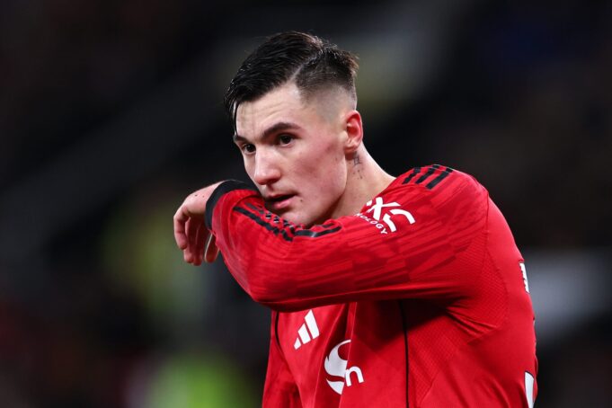 Los fanáticos del Manchester United se desgarran por Benjamin Sesko después de que continúan las luchas del delantero de £ 66 millones, Ineos es criticado