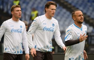 Los medios italianos reaccionan ante la participación de Rasmus Hojlund y Scott McTominay en la caótica victoria del Napoli