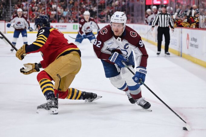 Avalanche pierde a Gabe Landeskog y Devon Toews por lesiones y cae ante Panthers