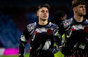 Manuel Ugarte abierto a la salida del Manchester United mientras el Ajax planea un movimiento para el mediocampista