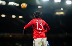 Patrick Dorgu hizo algo 20 veces contra Brighton que debería preocupar seriamente al Man United