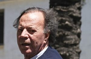 Julio Iglesias niega las acusaciones de abuso sexual y las califica de “absolutamente falsas”