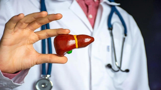 Médicos indios desafían condiciones climáticas extremas para salvar vidas de hígado y páncreas