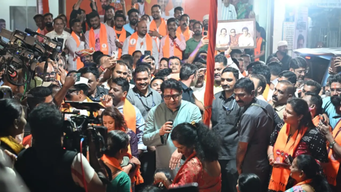 Raj y Uddhav Thackeray hacen campaña desde los shakhas del partido a medida que se acercan las encuestas de BMC