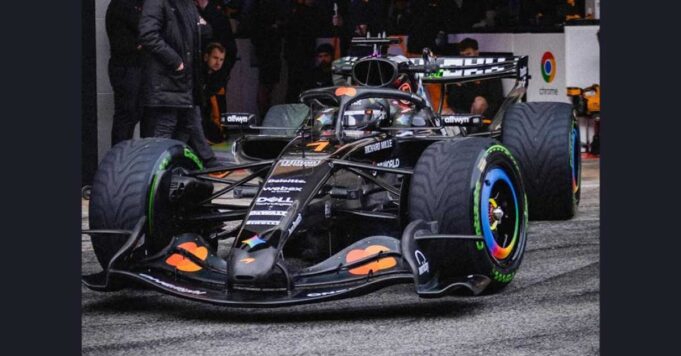 El logo Géminis de Google está pegado en todo el nuevo auto de McLaren F1
