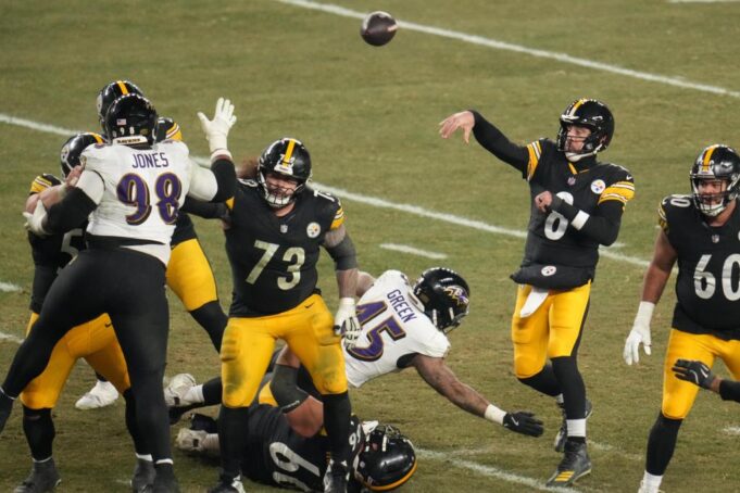 Los Steelers ganan la AFC Norte y vencen a los Ravens después de que Loop fallara el timbre