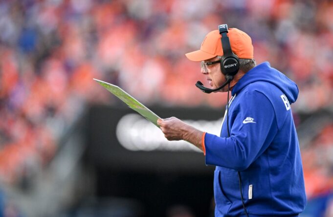 Sean Payton, HC de los Broncos, dice que tiene que ser ‘decisivo’ contra los Bills