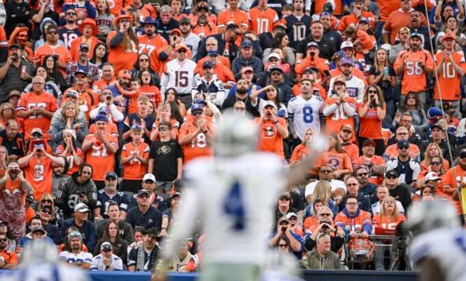 Sean Payton dice que “no hay juegos de trucos en el marcador” en Empower Field