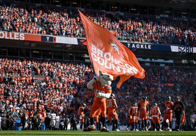 ¿A qué hora comienzan los Broncos y Bills el sábado en los playoffs de la AFC?