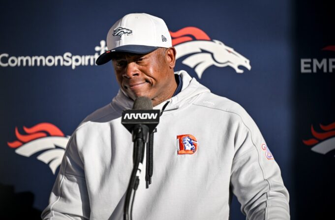 Broncos DC Vance Joseph explica por qué los equipos atacan a Denver con TE