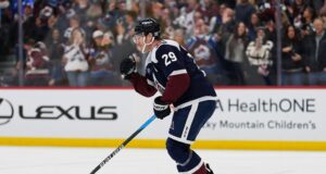 Avalancha derriba a los blues en la victoria por 6-1 detrás del gol número 400 de la NHL de Nathan MacKinnon