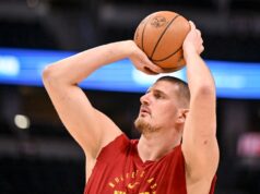 Nikola Jokic regresará de una lesión de rodilla el viernes para el partido Nuggets-Clippers