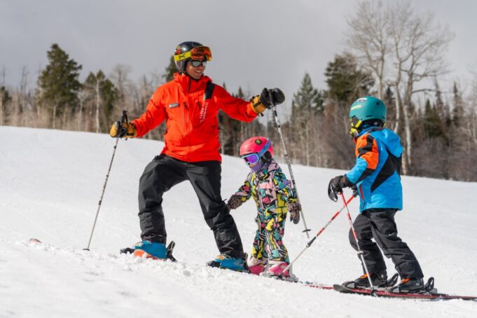 Libera tu potencial con lecciones de expertos en deportes de invierno.