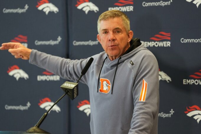 Broncos agregan asistente ofensivo de las filas universitarias, dice fuente