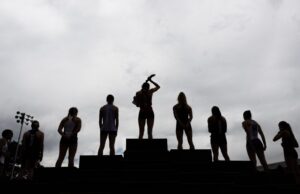 Juez recomienda desestimar la demanda de atletas transgénero de los distritos escolares de Colorado