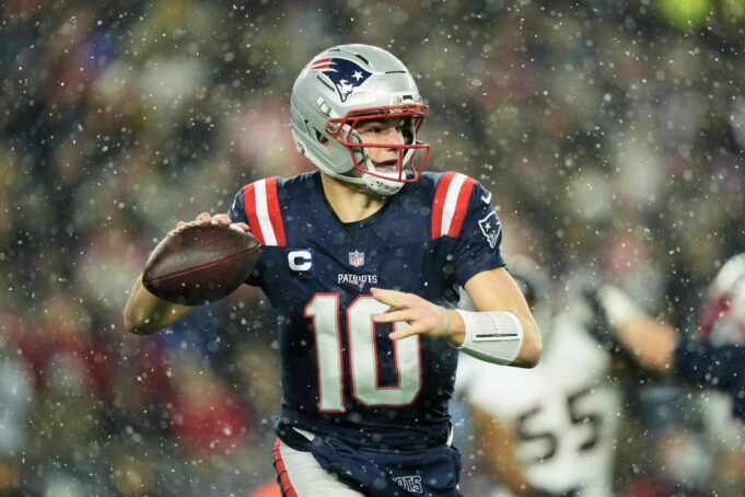 Maye lanza 3 touchdowns mientras los Patriots superan a los Texans y avanzan al juego por el título de la AFC