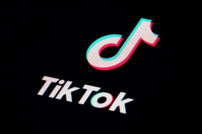 TikTok enfrenta eliminaciones de aplicaciones, reclamos de censura y fallas técnicas días después de su cambio de propietario