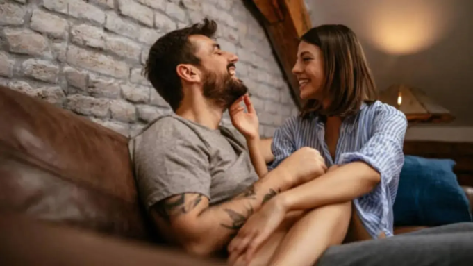 Cómo las parejas indias están redefiniendo la infidelidad en la era digital