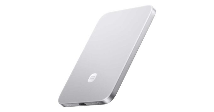 La nueva batería magnética de Xiaomi es muy delgada, pero probablemente no sea Qi2