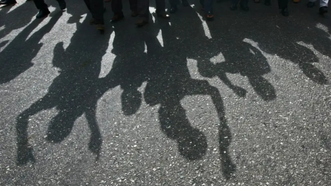 Encuestas en Maharashtra: atacan la casa del líder del Sena; Candidato del BJP agredido