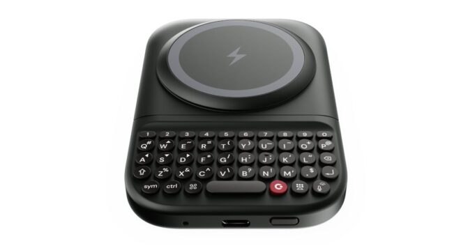 Clicks está creando un teclado magnético que se desliza desde el Pixel 10 y cualquier otro teléfono