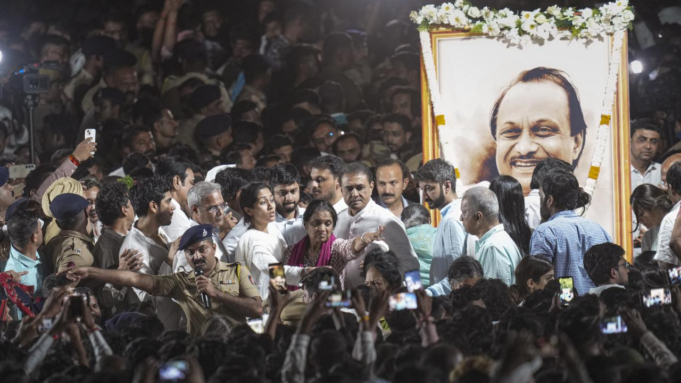 Los restos mortales de Ajit Pawar llevados a Baramati mientras Pune se prepara para su funeral