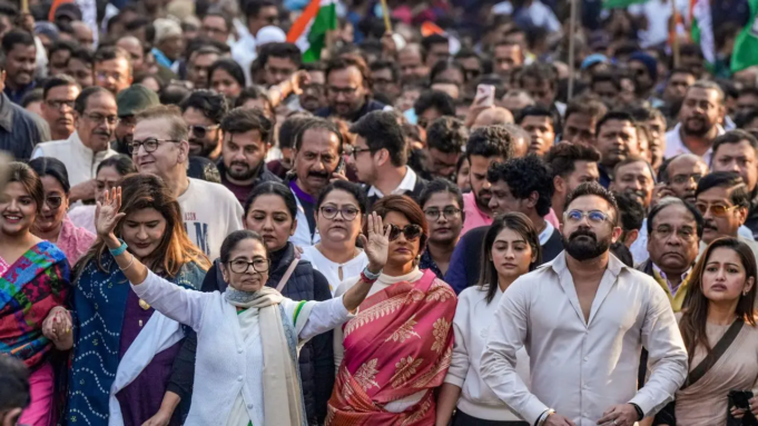 Redada del I-PAC: ED traslada el tribunal y exige que la CBI investigue a Mamata Banerjee