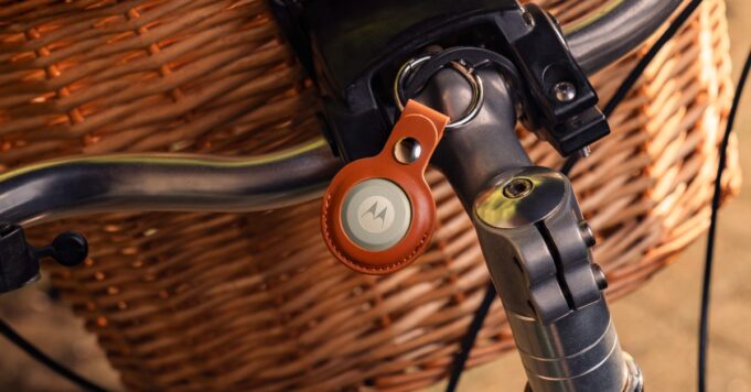 Motorola insinúa el debut del Moto Tag 2 en EE. UU. cuando la primera generación desaparece
