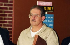 Aldrich Ames, renegado de la CIA que vendió secretos estadounidenses a los soviéticos, muere a los 84 años