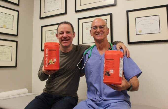 El dueño de Zaidy y el médico especialista en pérdida de peso presentan un producto para combatir la ‘cara de Ozempic’