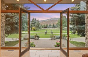 La antigua casa de la familia Weinglass se vende por 42 millones de dólares