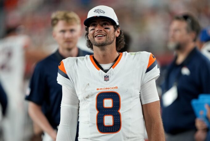 Mike McGlinchey, RT de los Broncos, sobre Jarrett Stidham: “Él sabe jugar”