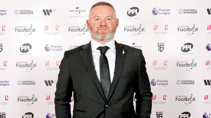 La leyenda del fútbol inglés Wayne Rooney revela que es sordo del oído izquierdo