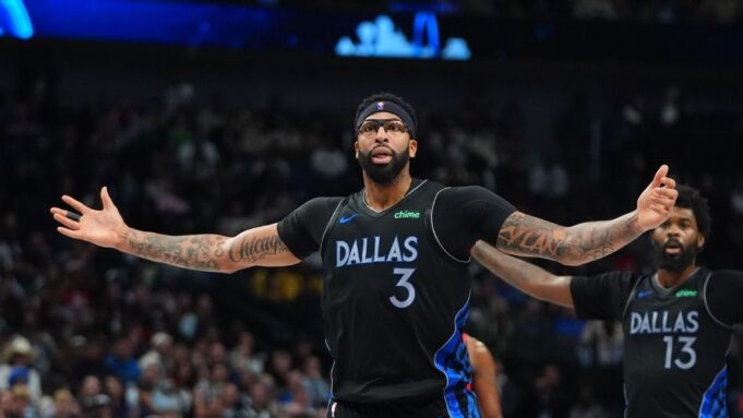 Los Mavericks cambian a Anthony Davis a los Wizards, dicen las fuentes