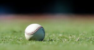 Iowa Lakes OF Carter Johnson murió en un accidente de autobús, dice la policía