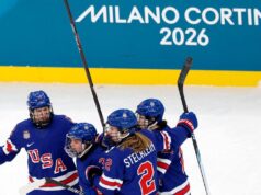 El estadio de hockey olímpico aclarará el color de los tableros después de recibir comentarios