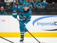 Jeff Skinner aprueba las exenciones después de que los Sharks renunciaran al veterano