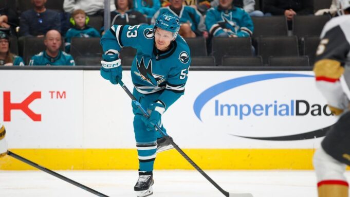 Jeff Skinner aprueba las exenciones después de que los Sharks renunciaran al veterano