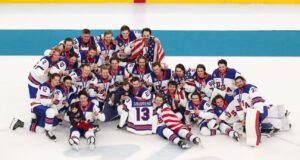 El equipo de EE. UU. lleva a los hijos de Johnny Gaudreau al hielo para el momento olímpico