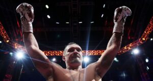 Usyk defenderá el título del CMB contra el kickboxer en las Pirámides de Giza