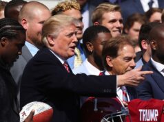 Fuentes: Trump y líderes universitarios abordarán temas en mesa redonda