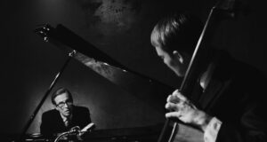 Reseña de ‘Everybody Digs Bill Evans’: Anders Danielsen Lie Stars