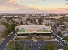 El ático de lujo del Denver Tech Center, propiedad de un desarrollador, llega al mercado por 3 millones de dólares