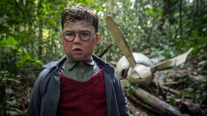 La nueva adaptación de la novela de William Golding de 1954 del escritor de Adolescent Jack Thorne parece terriblemente oportuna