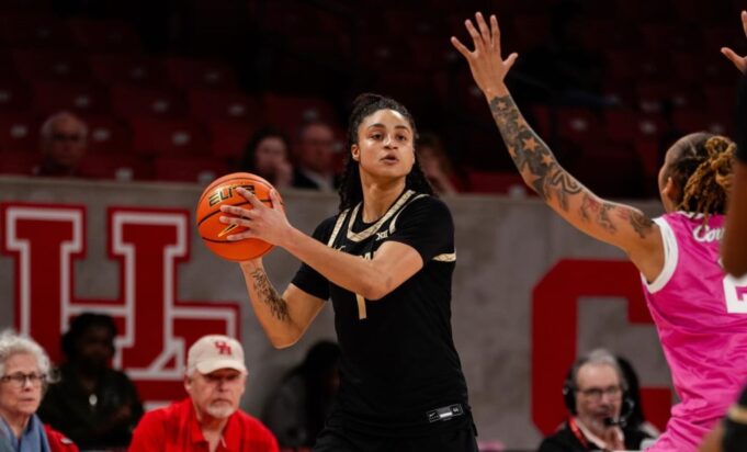 El baloncesto femenino de Colorado gana en Houston