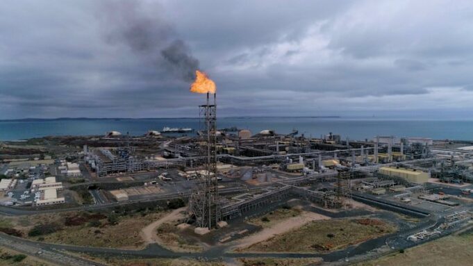 Los mensajes de texto revelan las tácticas de negociación del gigante del gas