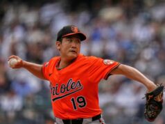 Los Rockies firman al RHP Tomoyuki Sugano por un año y 5,1 millones de dólares
