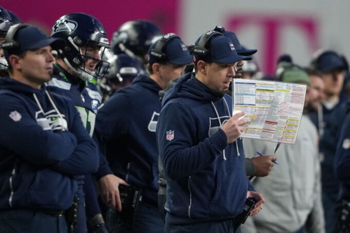 ¿Se arrepentirá el ex asistente de los Broncos, Klint Kubiak, de haber entrenado a los Raiders?